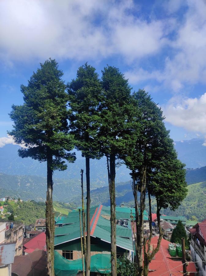 Wind Home Darjeeling- Budget Hotel Near Mall Дарджилинг Екстериор снимка