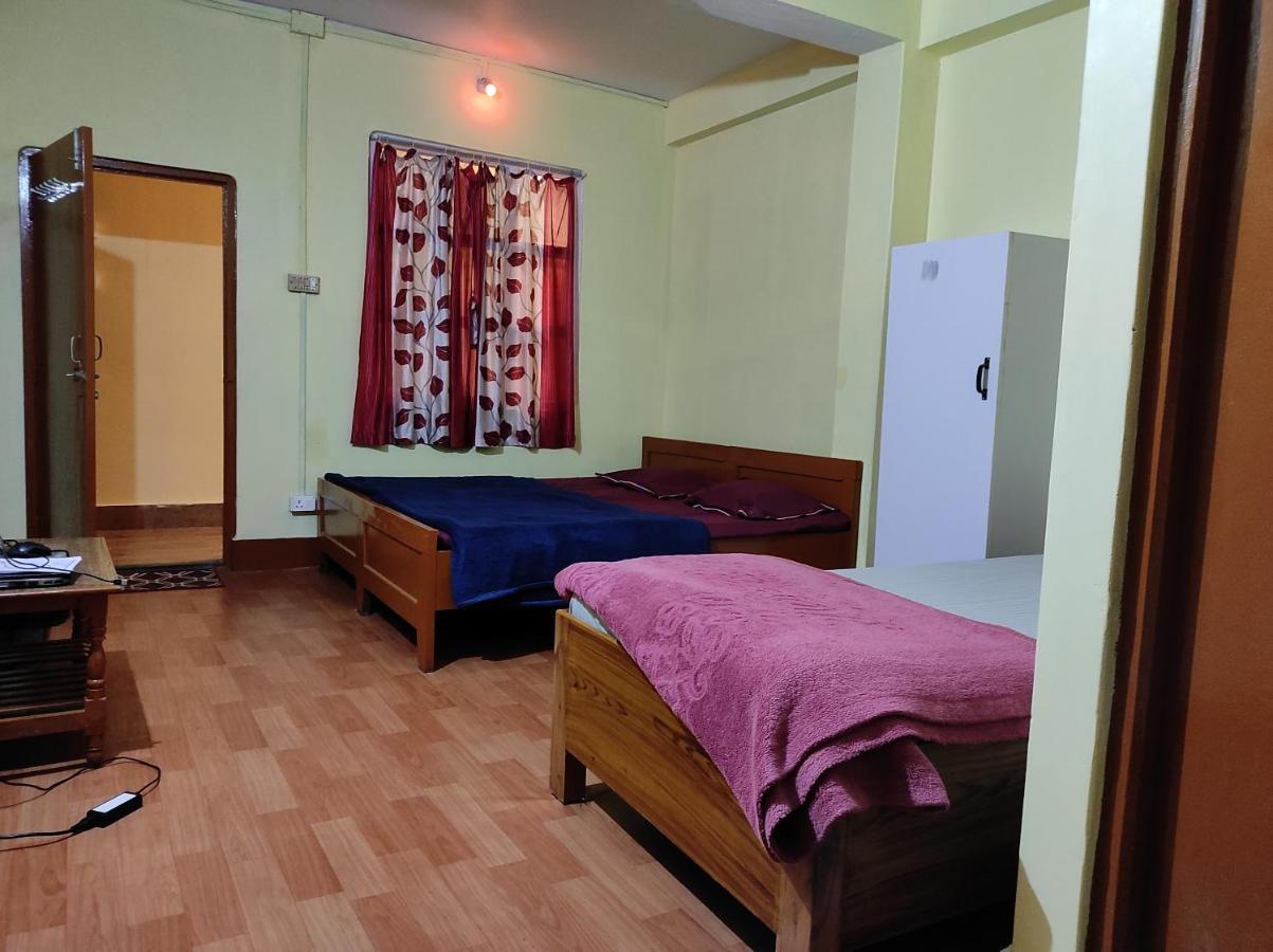 Wind Home Darjeeling- Budget Hotel Near Mall Дарджилинг Екстериор снимка