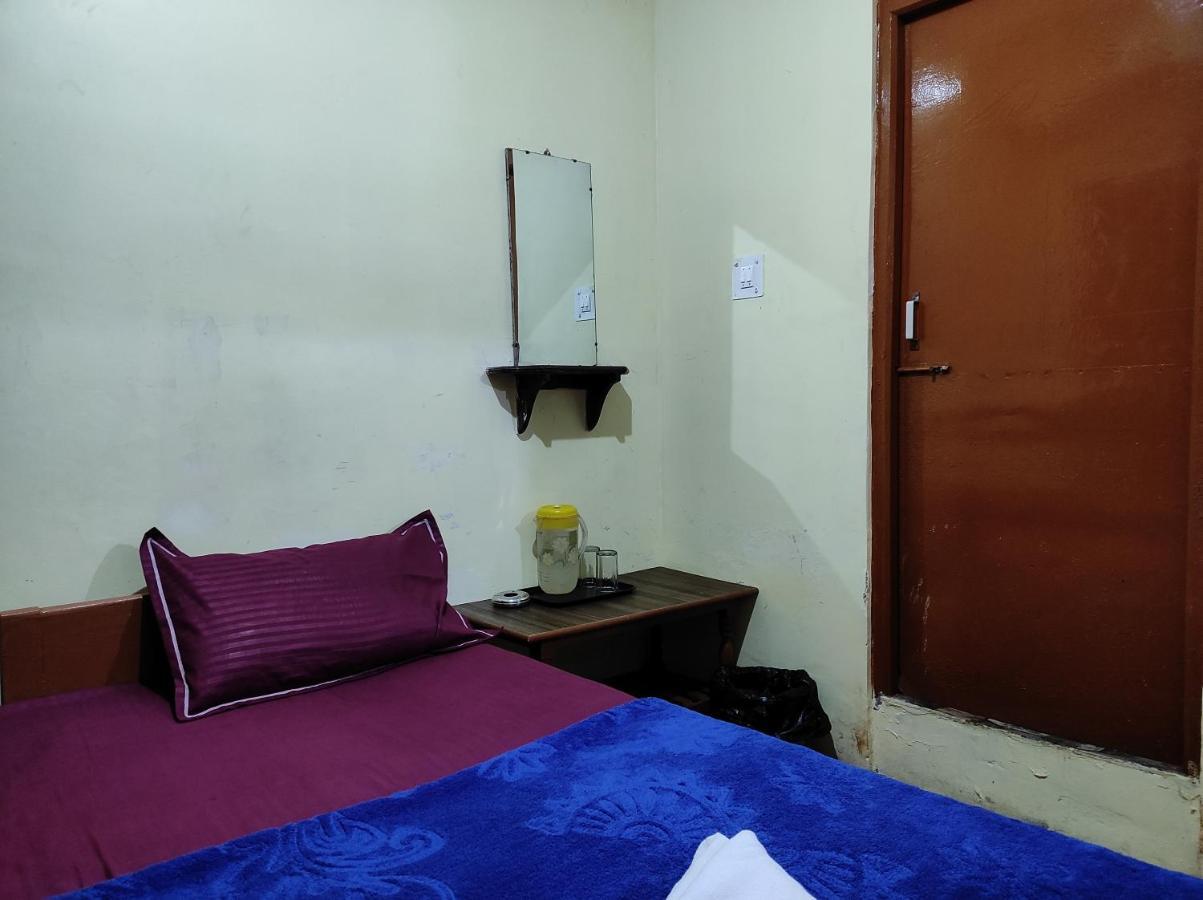 Wind Home Darjeeling- Budget Hotel Near Mall Дарджилинг Екстериор снимка