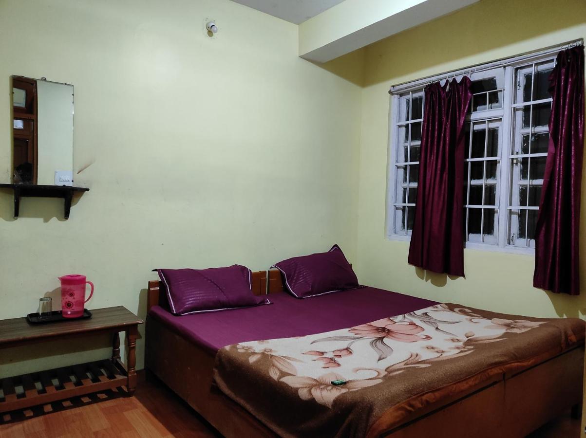 Wind Home Darjeeling- Budget Hotel Near Mall Дарджилинг Екстериор снимка
